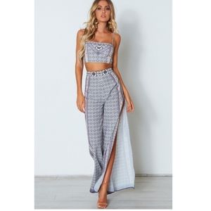 White Fox 2 Sets Combo: Crop Top- Pants